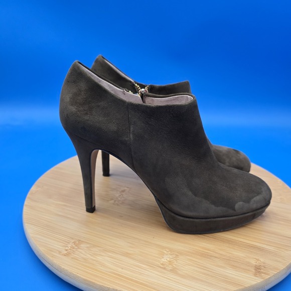 Vince‎ Camuto Elvin Womens Olive Green Suede Leather Ankle Booties High Heel 7M - Picture 1 of 10